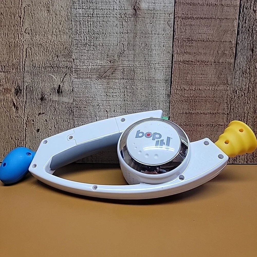 Y2k Hasbro handheld toy 2008 BOP IT electronic reflex game tested